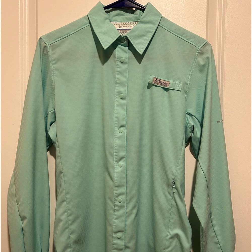 Columbia women’s button up shirt-Size Women's small